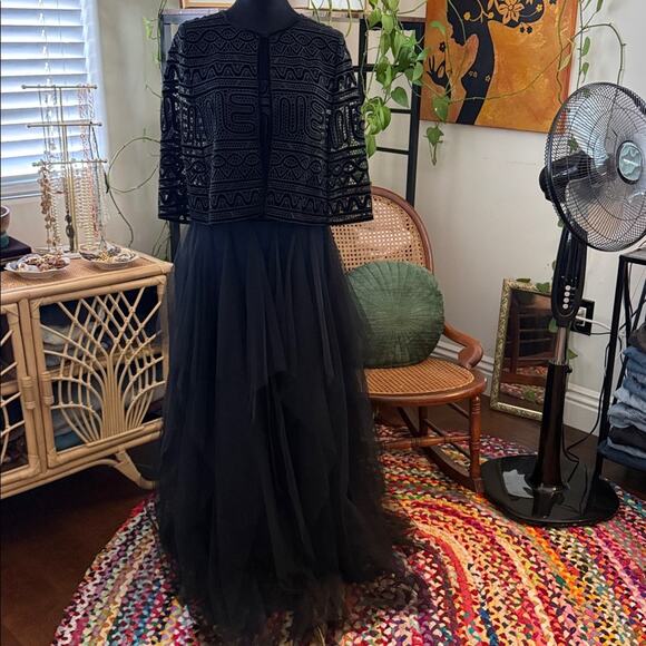 BCBGMaxAzria Navy & Black Tulle Overlay Crochet Bodice Strapless Dress & Cape - Picture 3 of 9